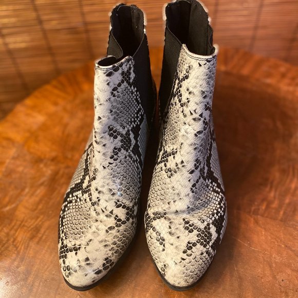 Esprit Faux Snakeskin Booties Size 10 EUC - Picture 1 of 5